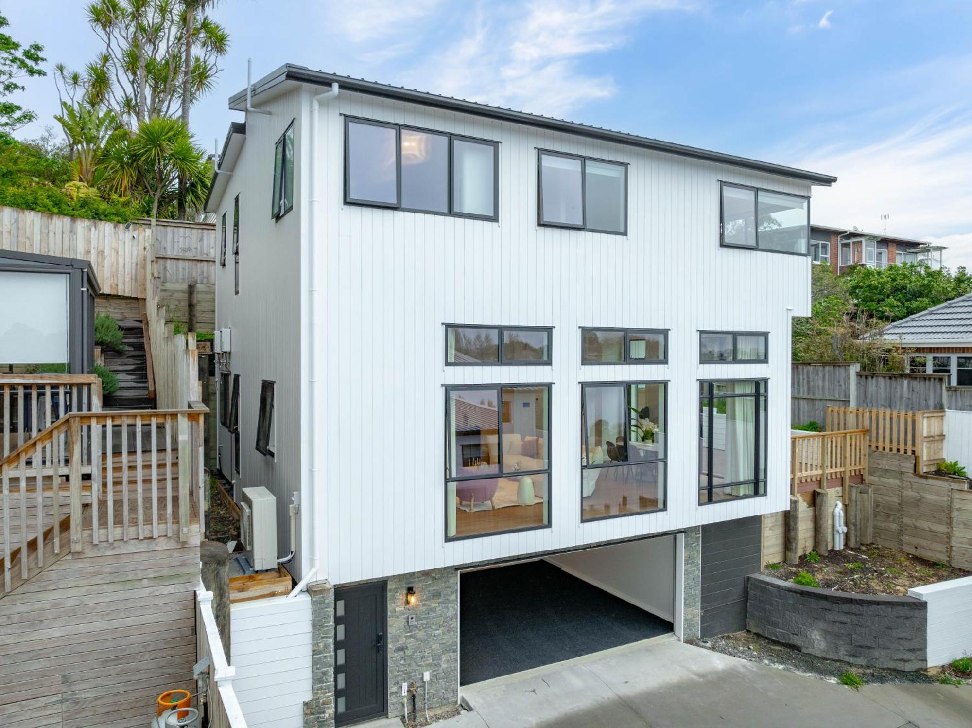 Devonport- Bayswater Luxury With Bbq