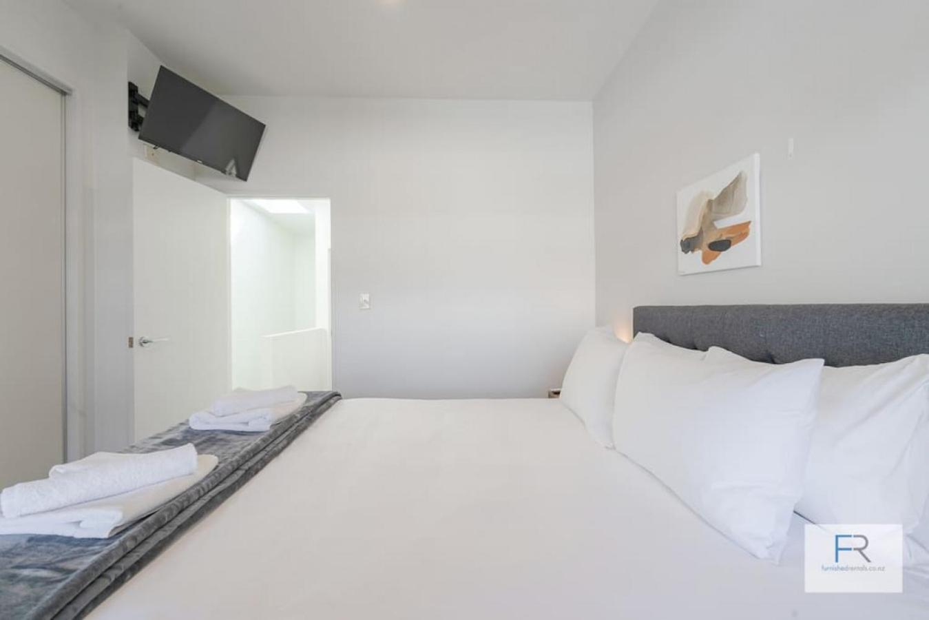 Executive City-fringe Townhouse Holiday home