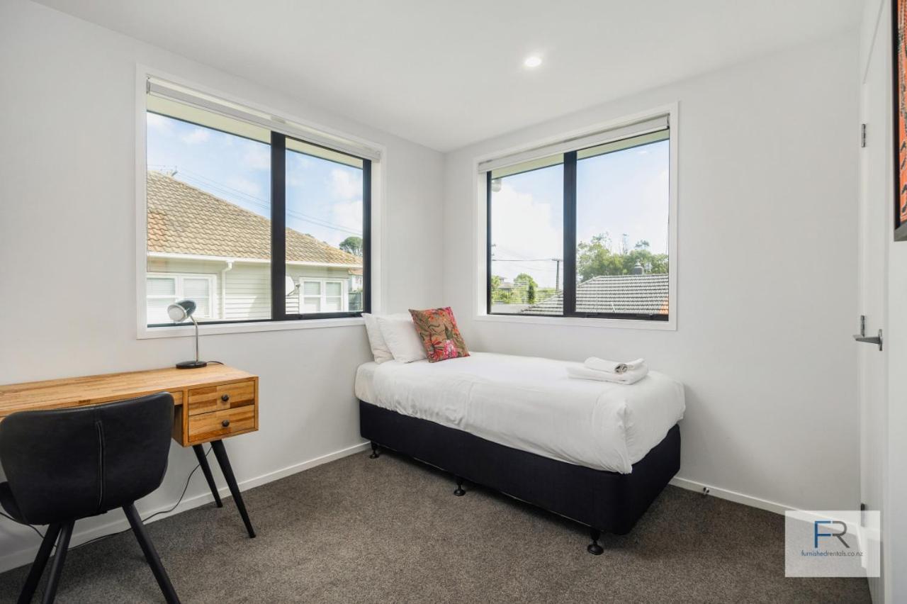 Spacious Sunlit Holiday home