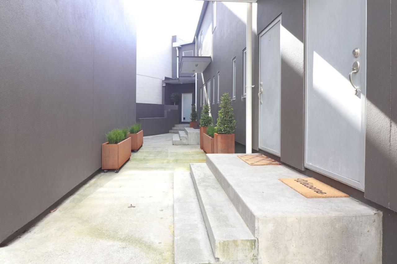 Executive Townhouse By Furnished *