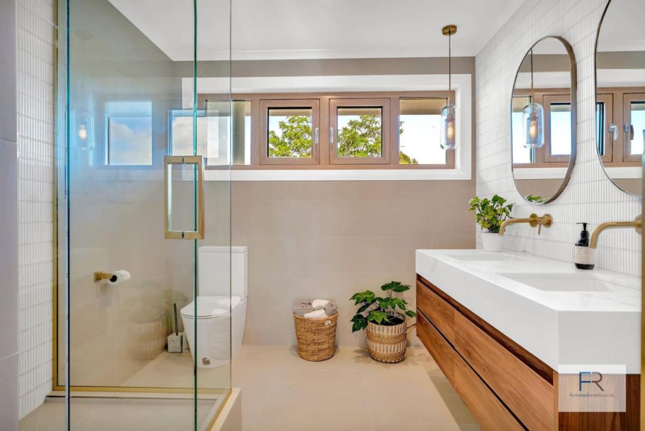 Executive On Paritai Holiday home Auckland