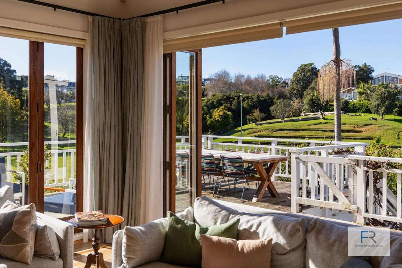 Magnificent Parkside Retreat Auckland