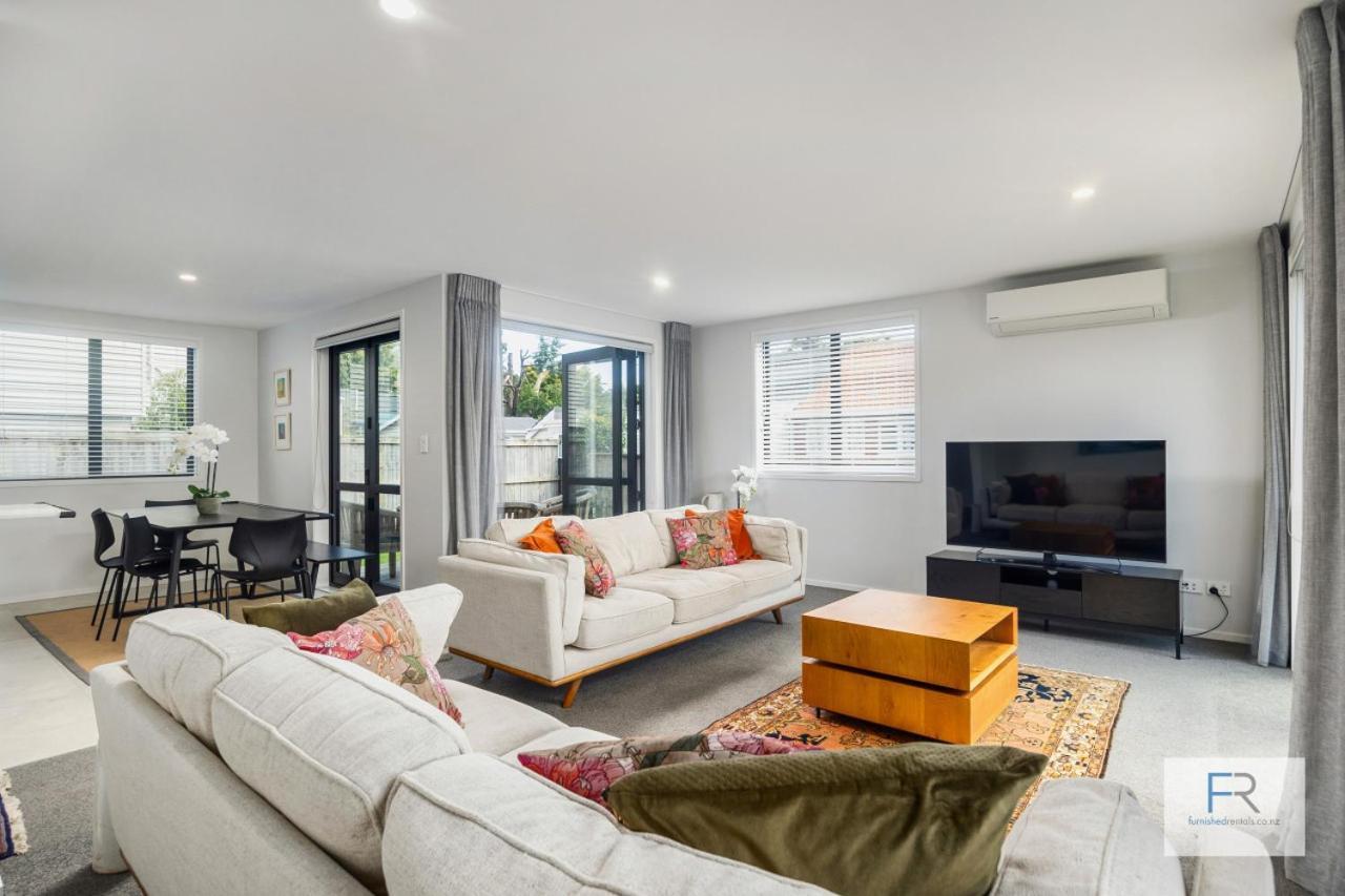 Spacious Sunlit Holiday home