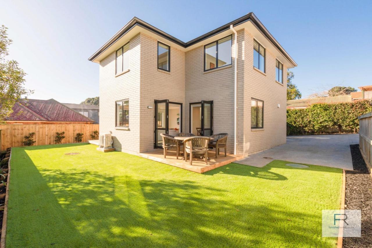 Spacious Sunlit Holiday home