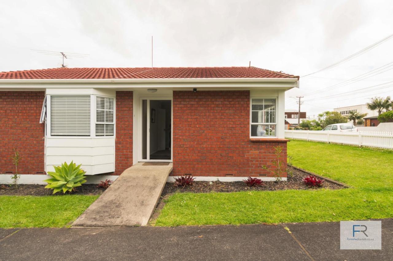 Cosy Bayswater House Holiday home Auckland