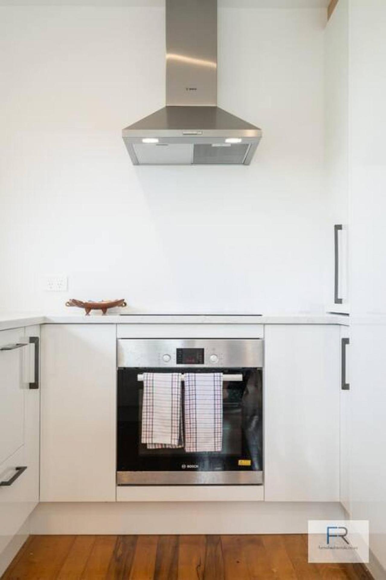 Charming Forrest Hill Holiday home *