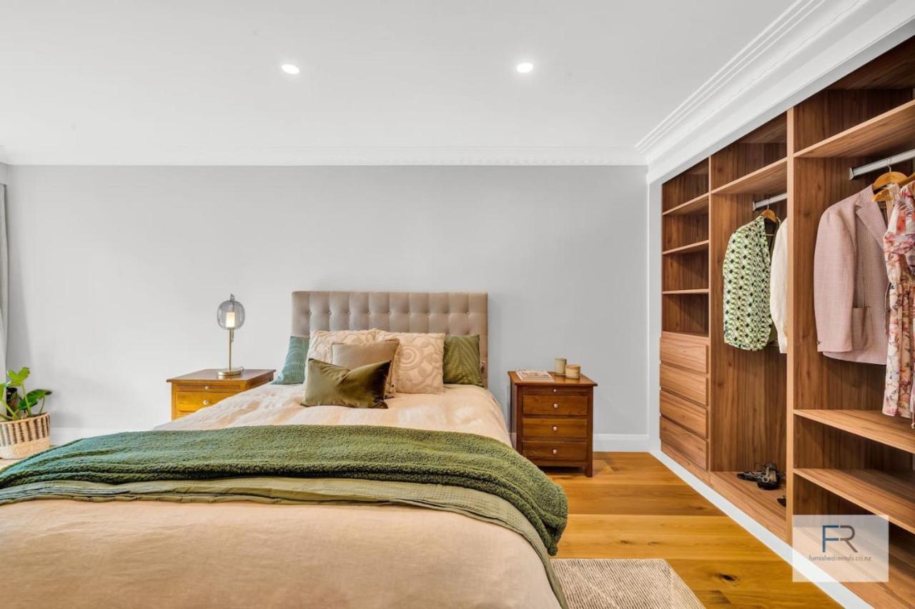 Executive On Paritai * Auckland