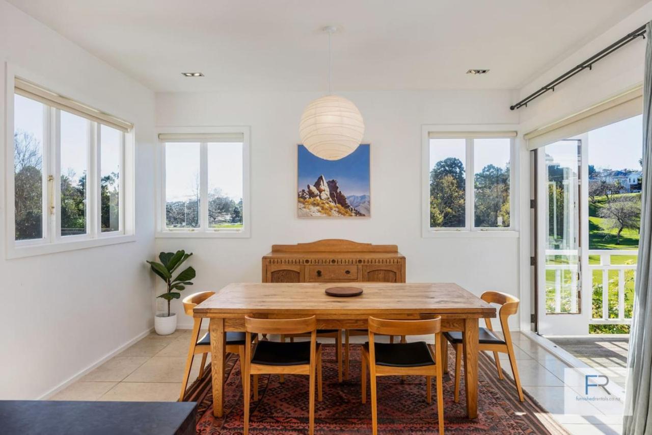 Magnificent Parkside Retreat Holiday home