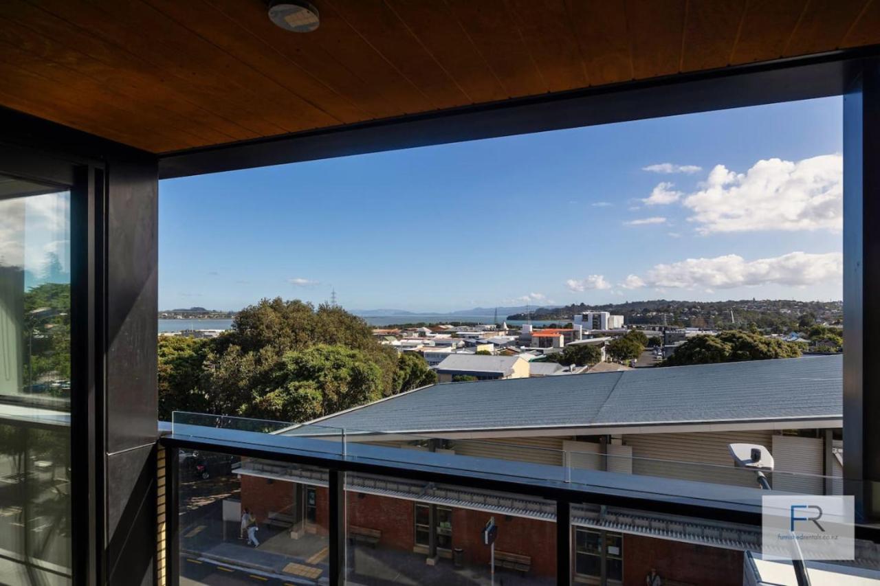 Manukau Harbour Views Apartment *