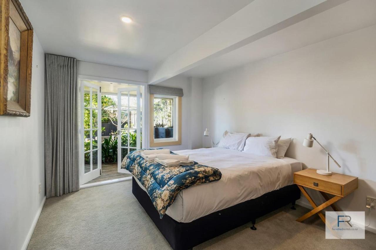 Magnificent Parkside Retreat