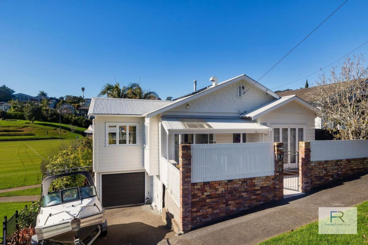 Magnificent Parkside Retreat Auckland