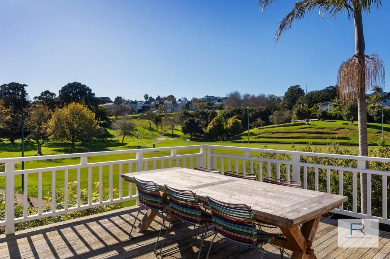 Holiday home Magnificent Parkside Retreat *