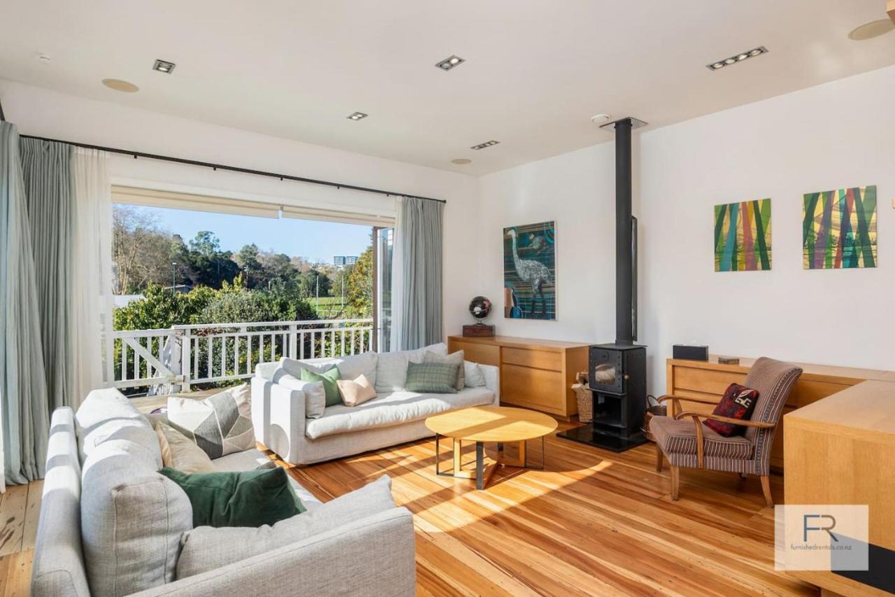 Magnificent Parkside Retreat *
