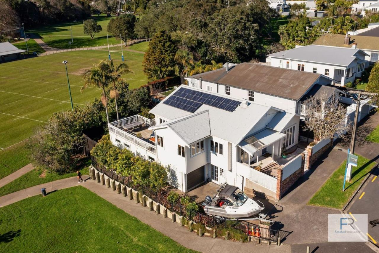 Magnificent Parkside Retreat Holiday home