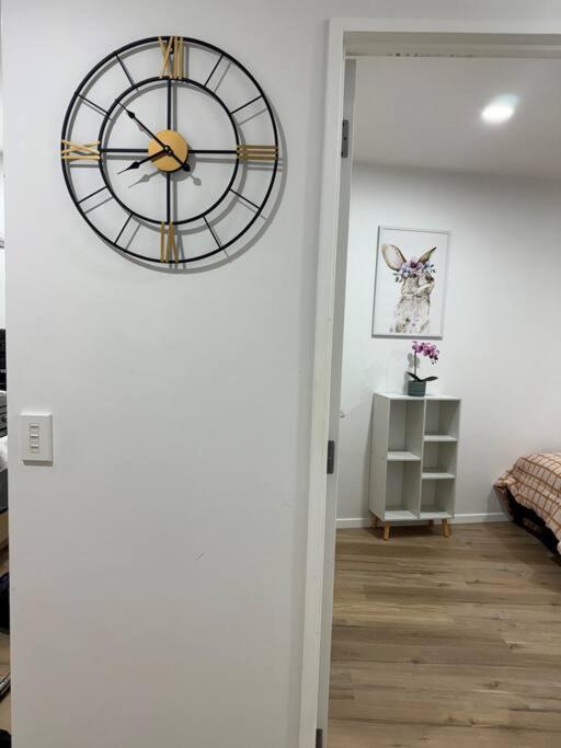 Apartment Stunning 3 Bd - 2 Bth - Pool & Carpark *