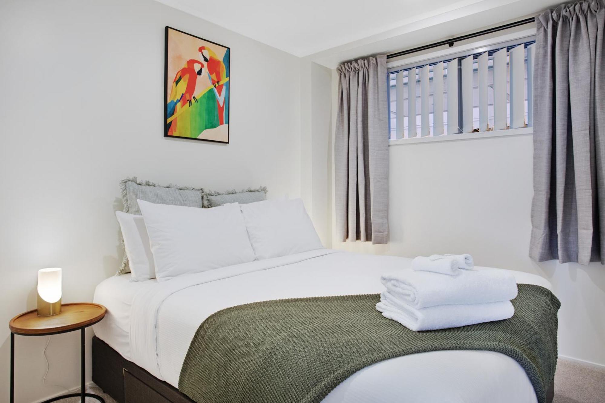 Apartment Escape With Views, Pool - Gym Auckland