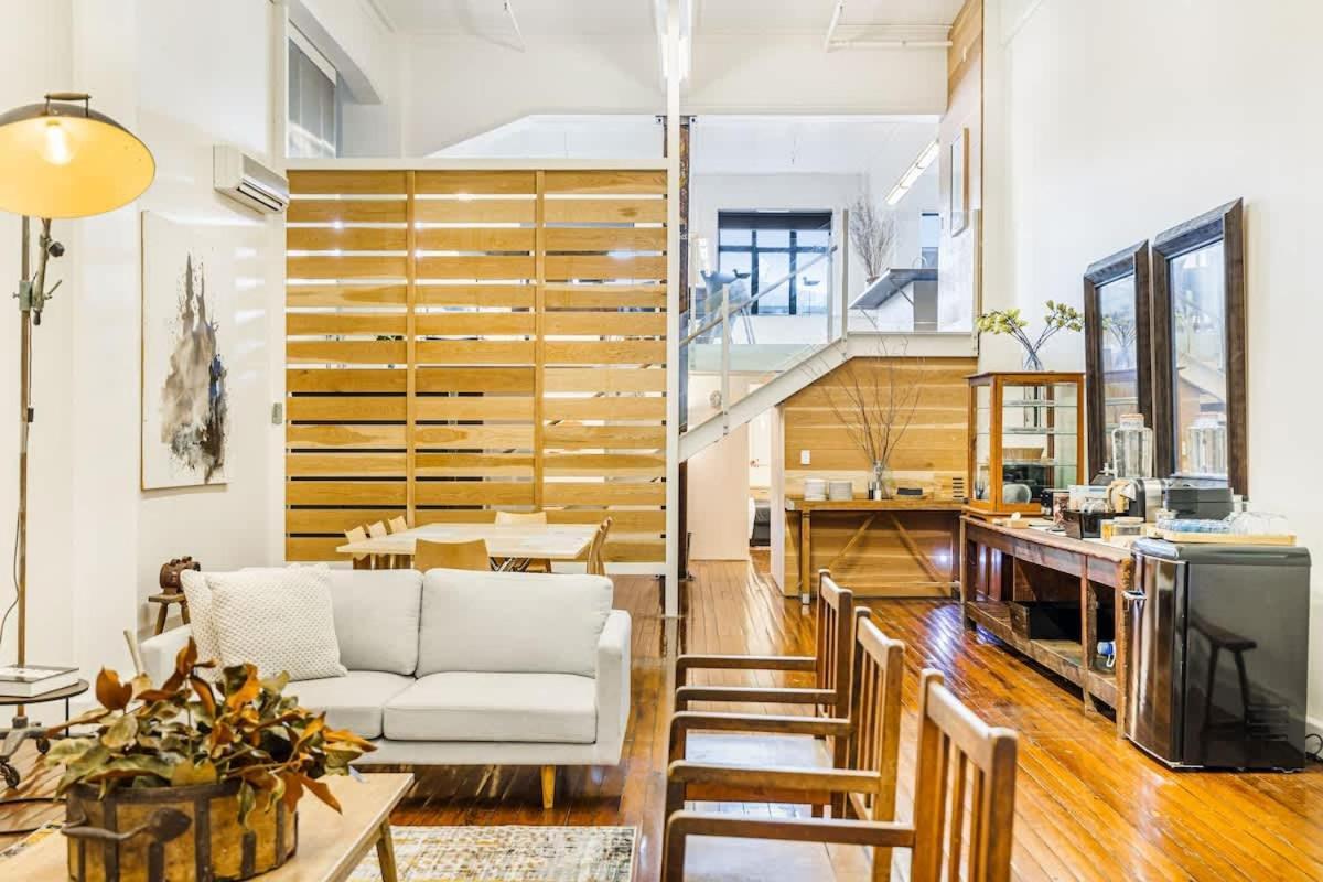 Spacious In Unique K Road- Shared * Auckland