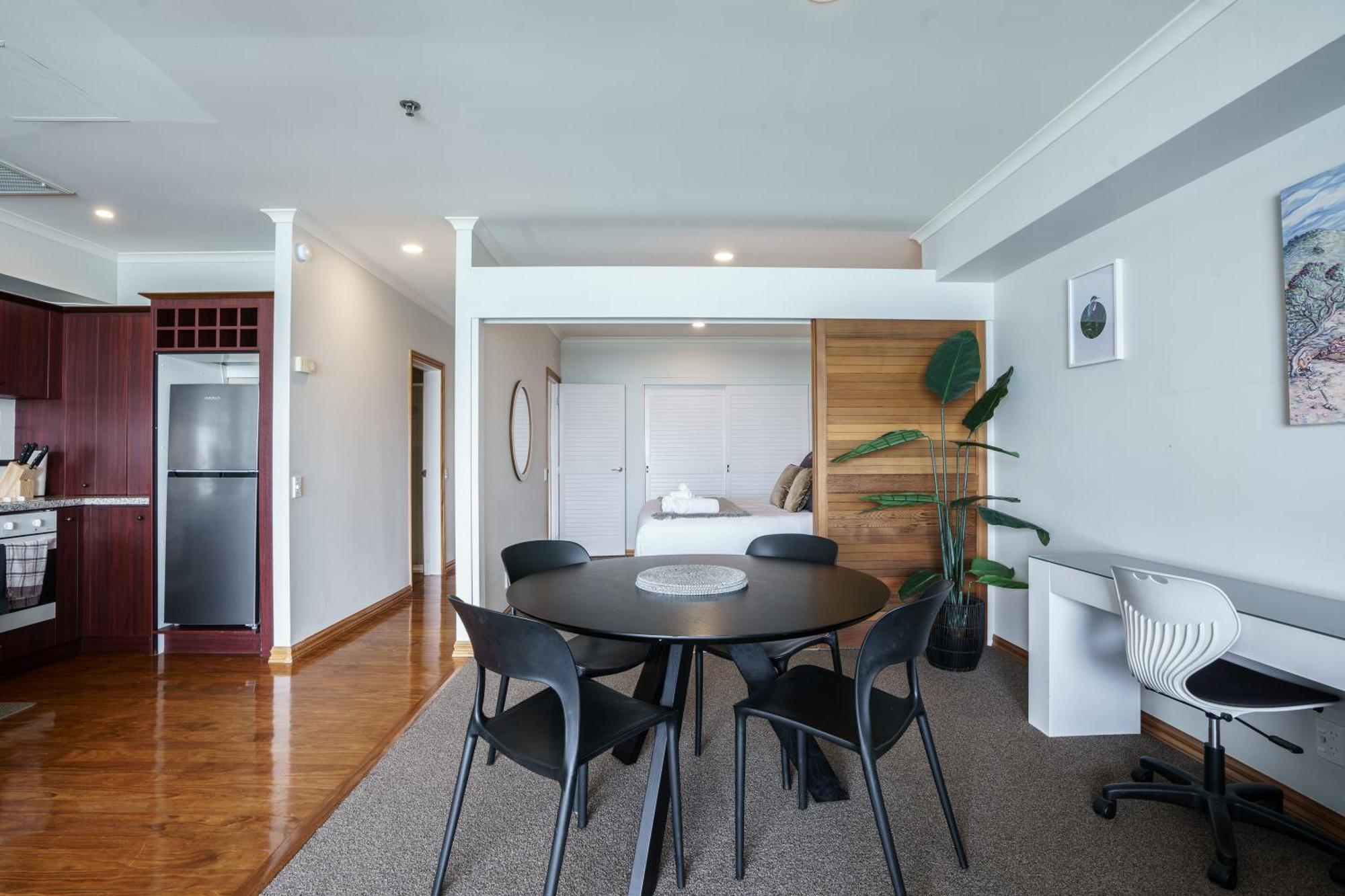 Princes Wharf - Bridge View Apartment