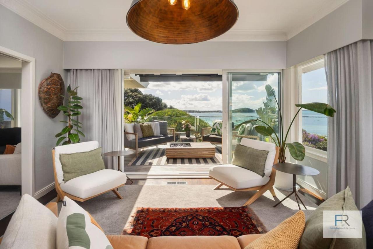 Stunning Luxury With Panoramic Ocean Views And Auckland