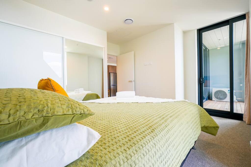 Sophisticated One-bedroom In Parnell Apartment