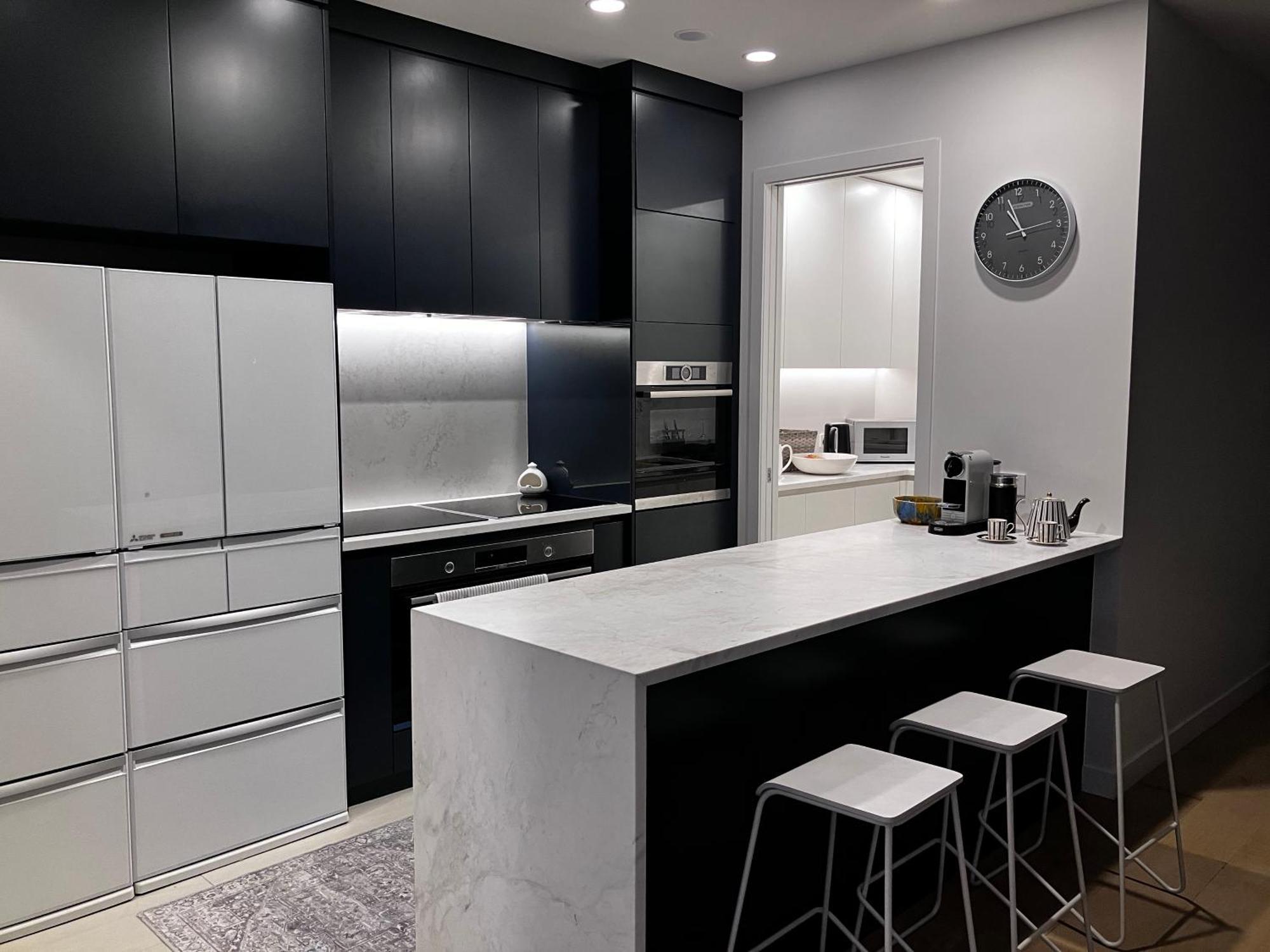 New Condo, Auckland, 3br, Pool, Gym, Parking *