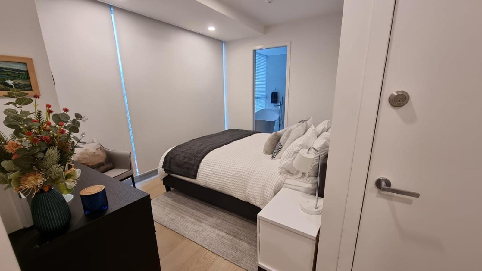 Apartment New Condo, Auckland, 3br, Pool, Gym, Parking *