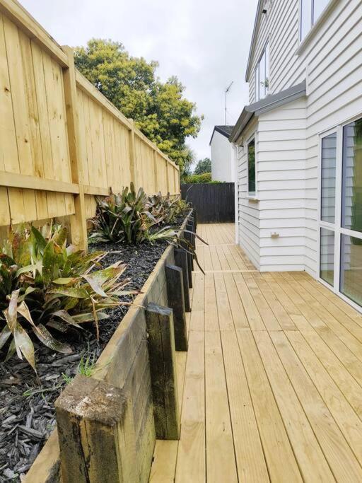 Two Bedroom With Private Entrance In Convenient Location