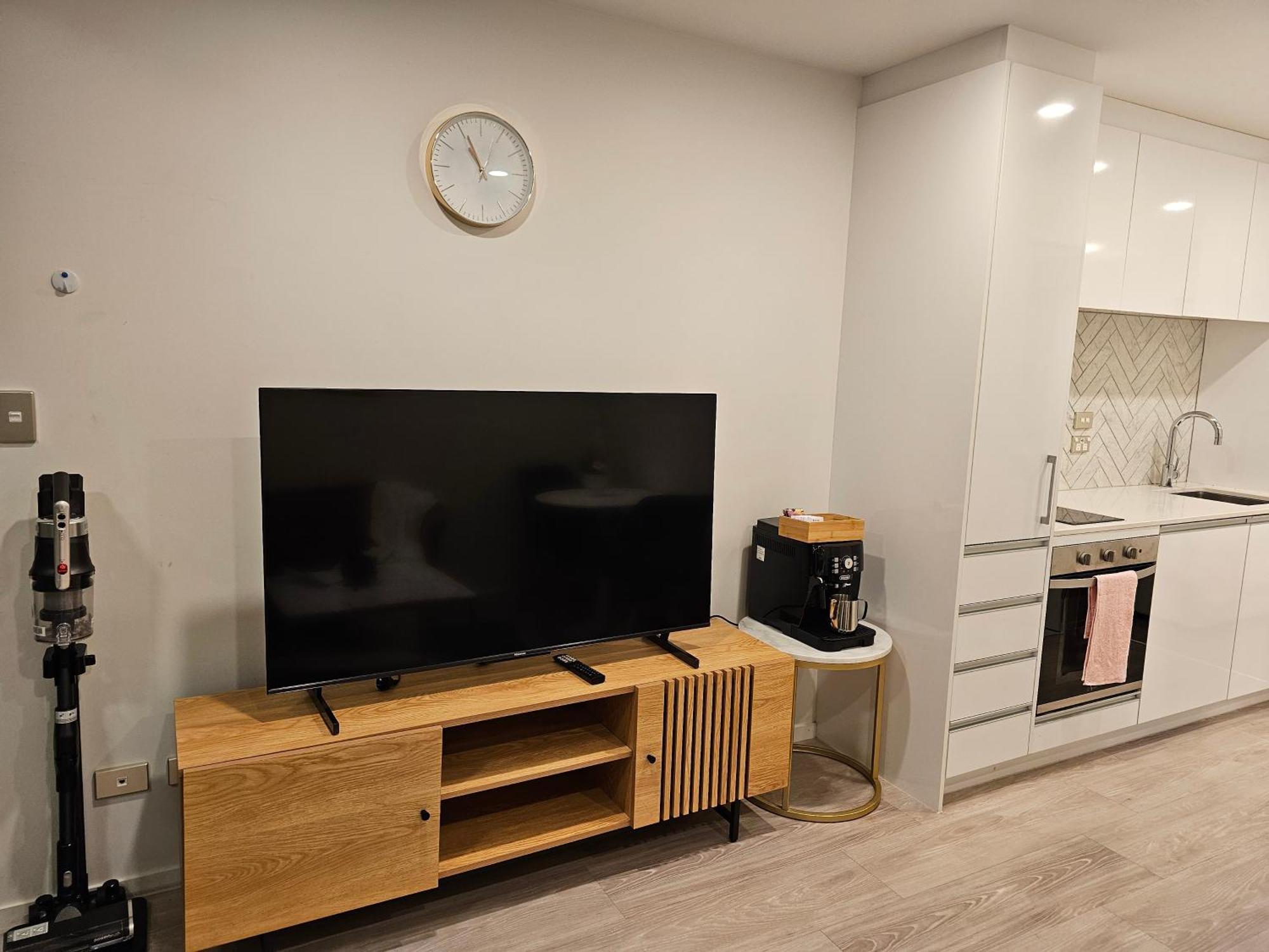 Urban Haven - Spa, Pool And Patio Apartment