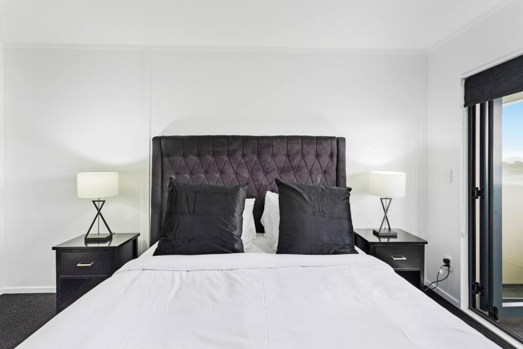 Awesome Designer 3br In The Heart Of Manukau Auckland