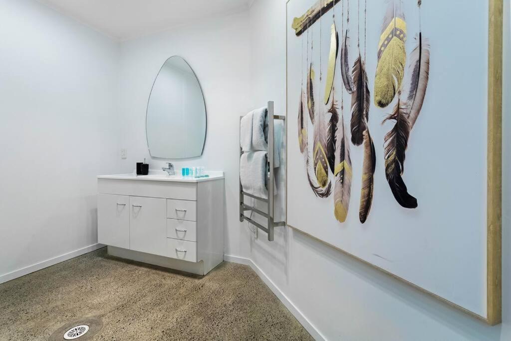 Awesome Designer 3br In The Heart Of Manukau Apartment Auckland