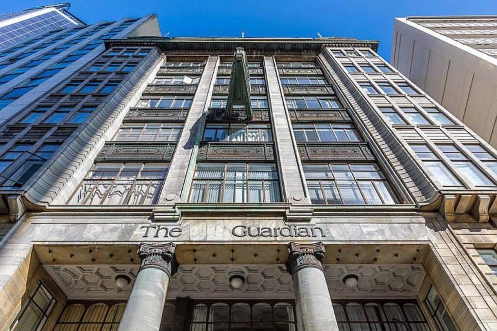 Art Deco Chic On Queen Auckland