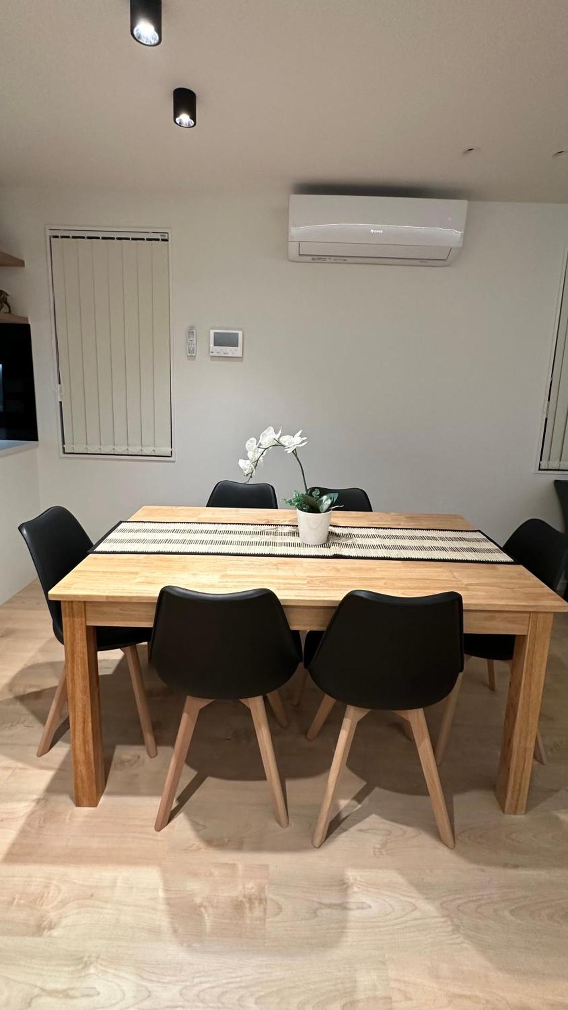 Stylish New Modern 3-br In - Perfect For Your Next Getaway! Holiday home *
