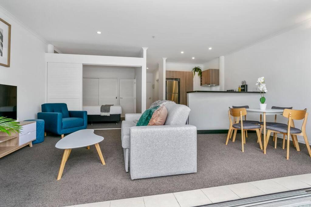 Boujee On A Budget Princes Wharf Cbd Apartment