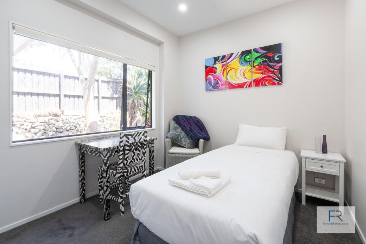 Spectacular Tropical Modern Auckland