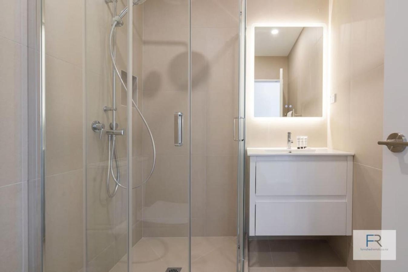 Premier Epsom Townhouse Holiday home *