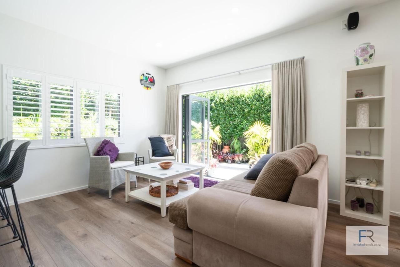 Spectacular Tropical Modern * Auckland