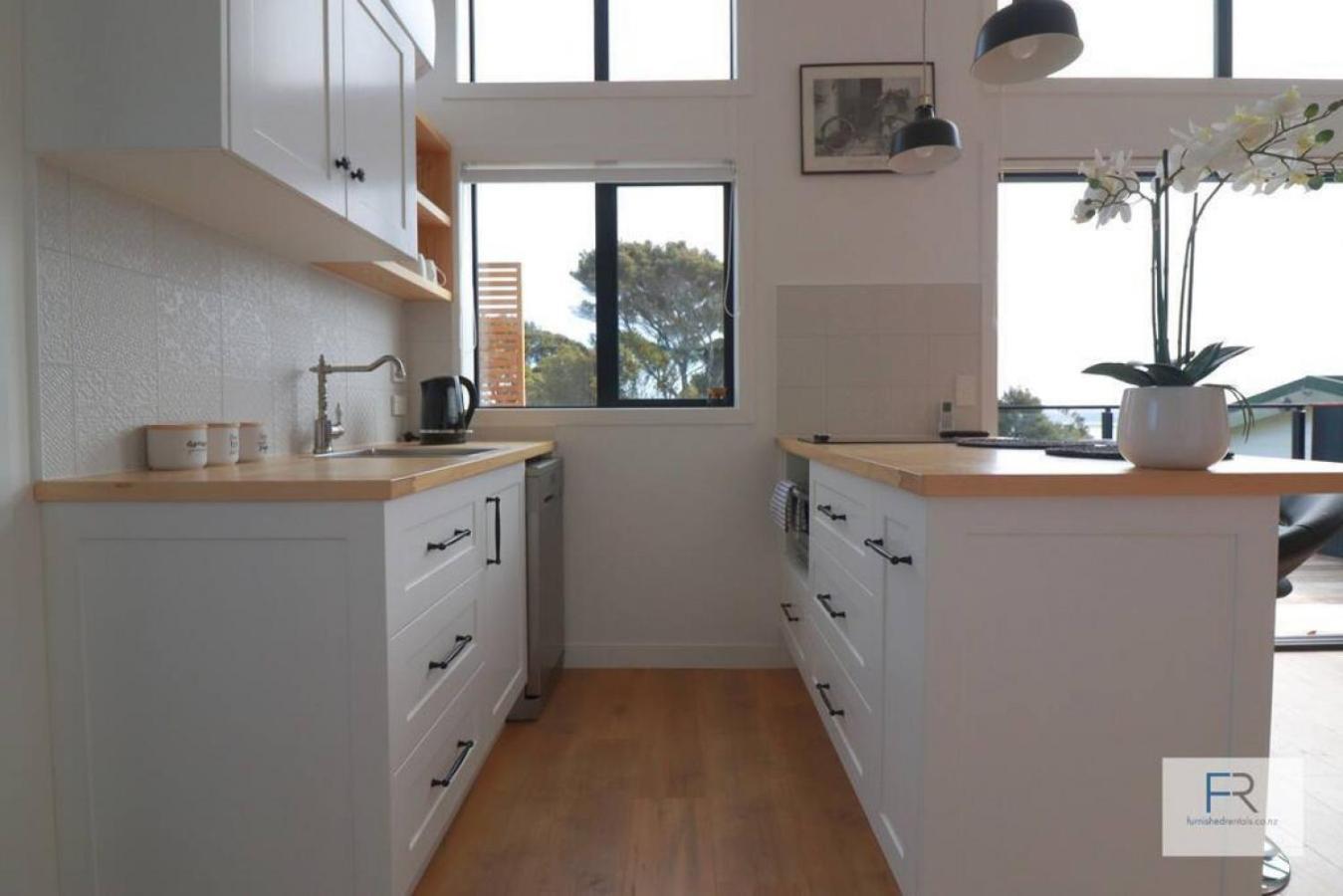 Cosy Tiny With Ocean Views Apartment *