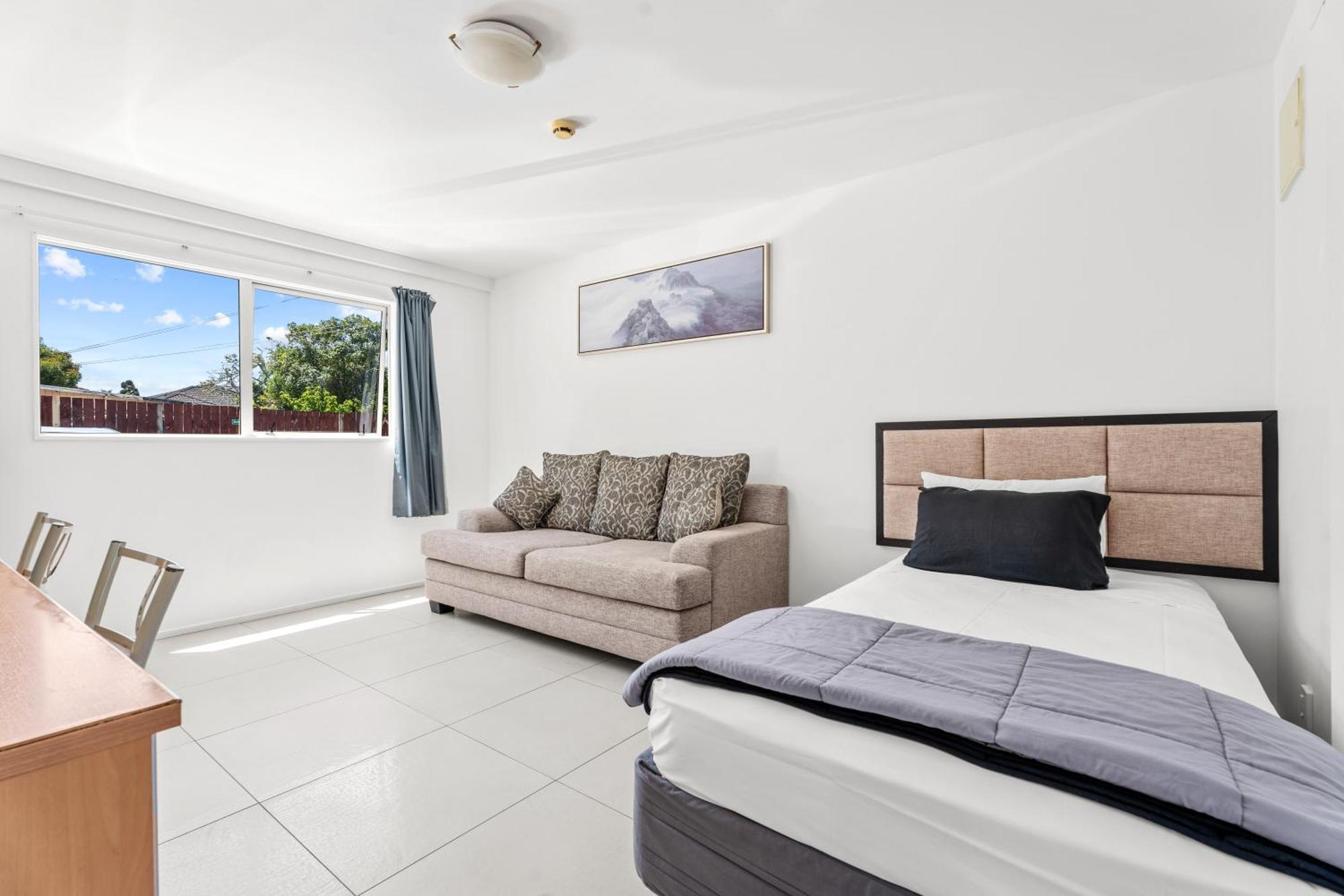 Avondale Motor Motel 3*
