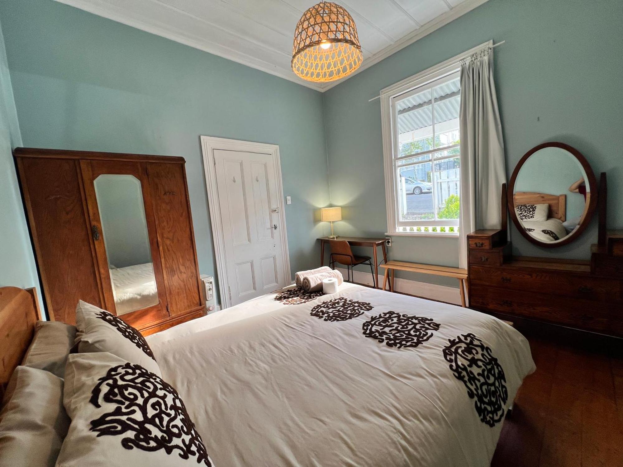 Homestay Ponsonby Paget House
