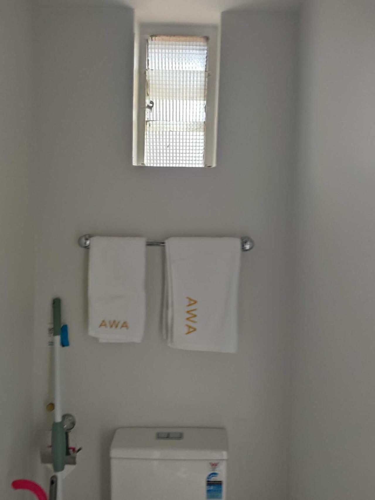4 Beds Including 1 Double Bed, 1 Single Beds, 2 Double Sofa Beds, 2, 37 Totara Avenue, New Lynn