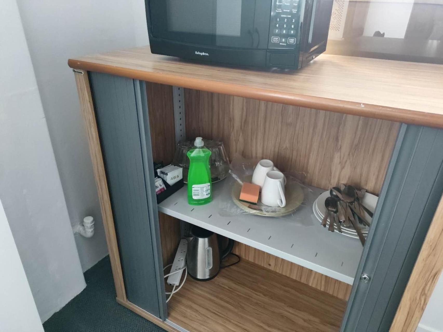Apartment 4 Beds Including 1 Double Bed, 1 Single Beds, 2 Double Sofa Beds, 2, 37 Totara Avenue, New Lynn Auckland
