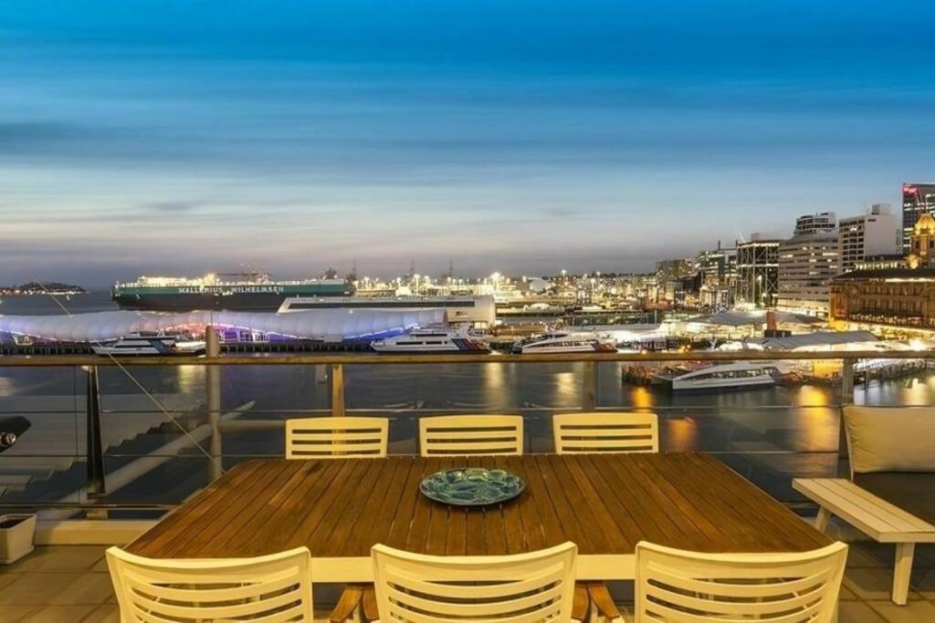 Apartment Sunbathed Penthouse With Spectacular Harbour Views
