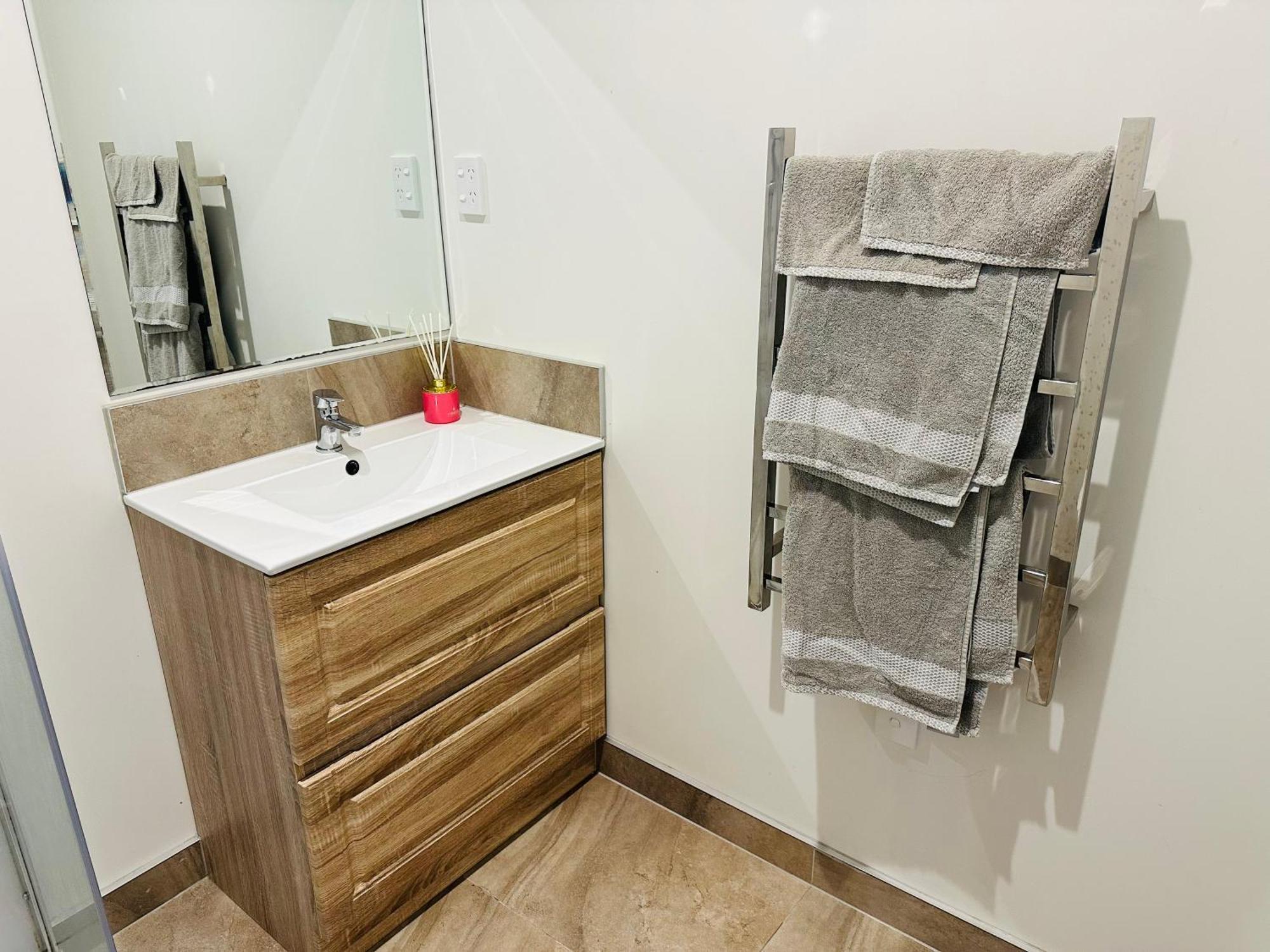 Apartment Otahuhu Town Centre Brand New 8b *