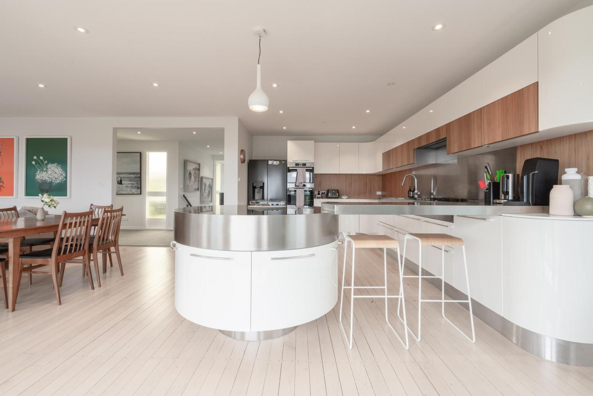 Holiday home Stunning Poolside Auckland