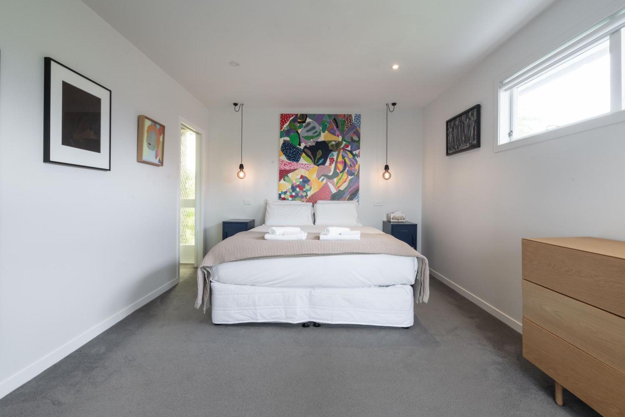 Stunning Poolside Holiday home Auckland