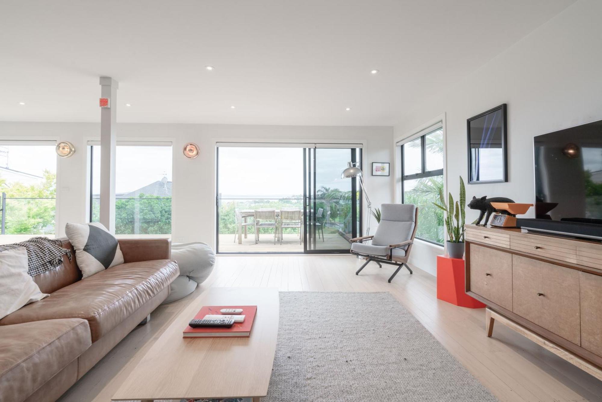 Holiday home Stunning Poolside Auckland