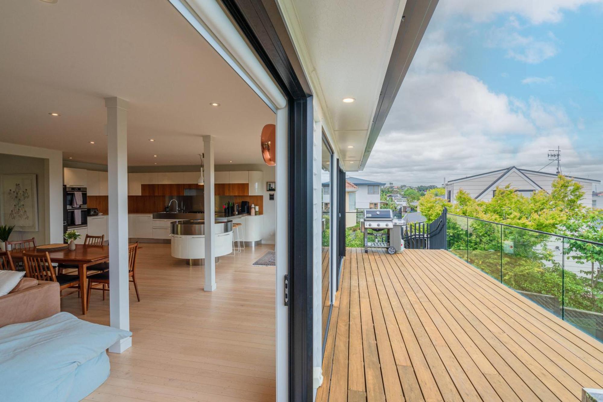 Holiday home Stunning Poolside Auckland