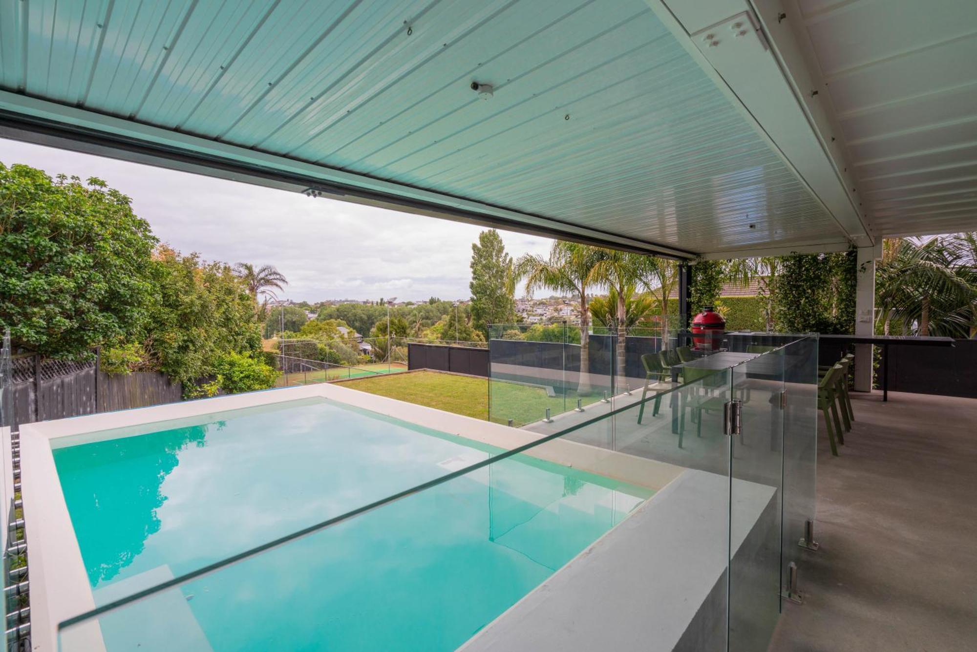 Stunning Poolside *