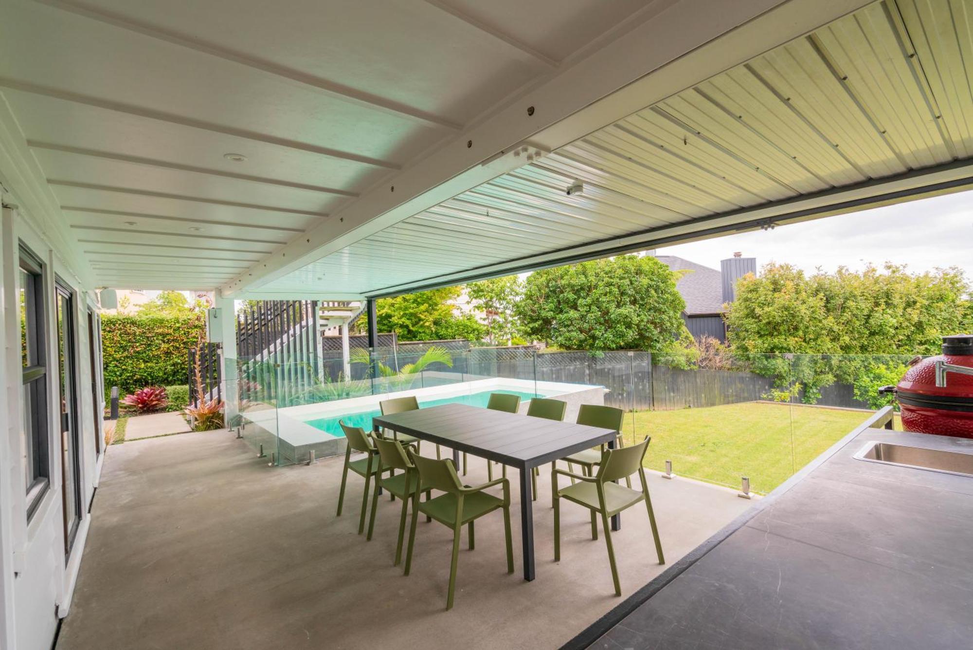 Holiday home Stunning Poolside *