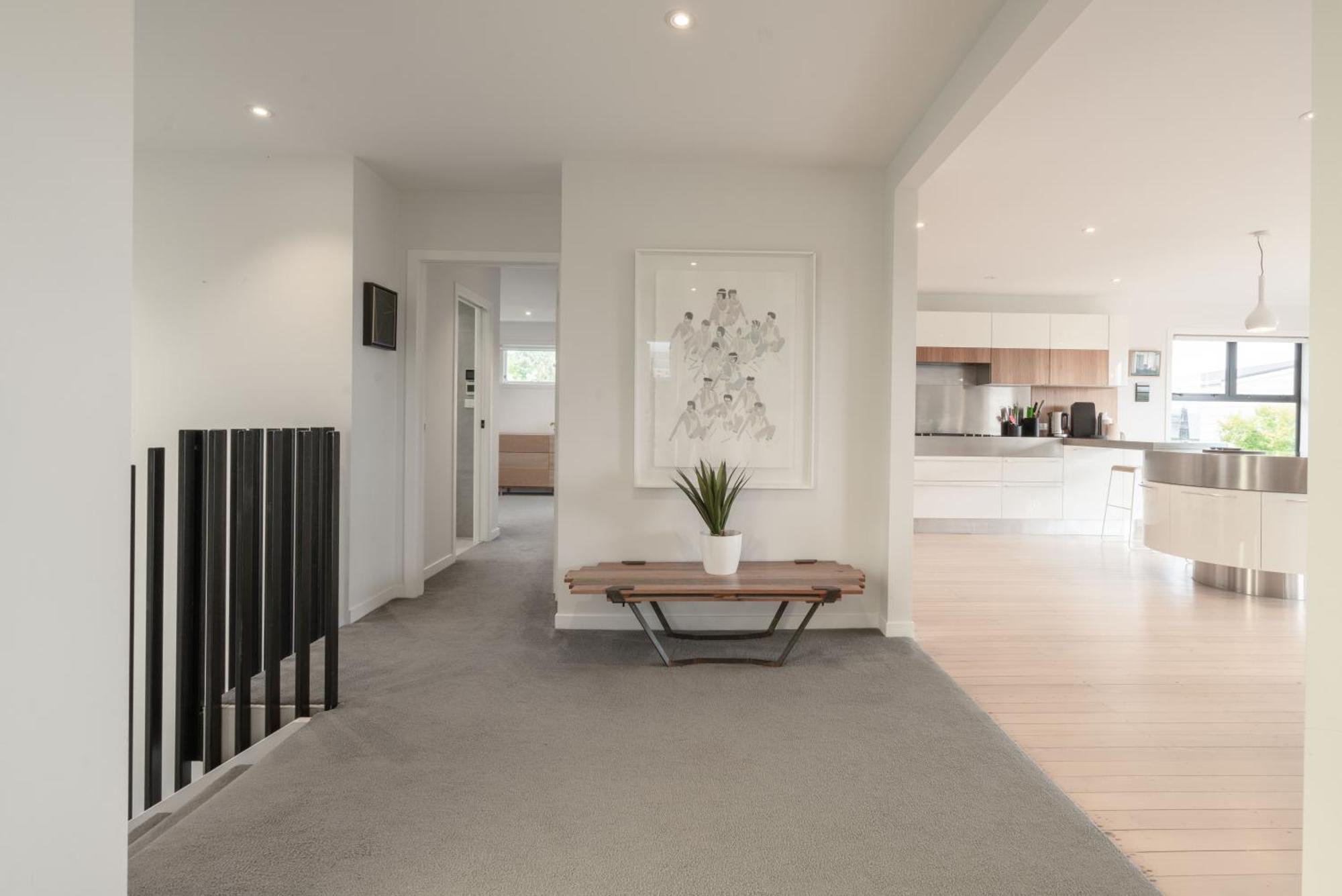 Stunning Poolside Holiday home Auckland